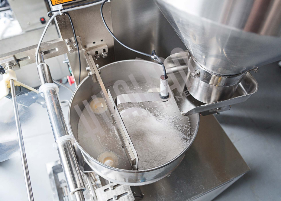 Автоматическая фасовочно-упаковочная машина DXDK-320RH-E (нерж., стик 17*110 мм, 4.6-8 мл, W пленки 42 мм, зубч. нож.) Hualian - Купить с доставкой по всей Беларуси