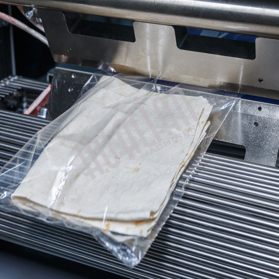 Горизонтальная упаковочная машина DXDZ-600XD (3 серв., H-110 мм, L не огр., W 145-285 мм, HL-1108, круг. отв., подбой, прок. пакета) Hualian - Купить с доставкой по всей Беларуси