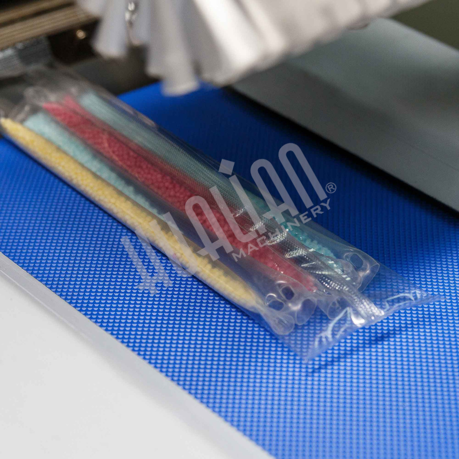 Горизонтальная упаковочная машина DXDZ-250XD  (H-40мм, bag L 65-190mm, S 200mm, регулируемый формирователь, вставки в транспортере) Hualian - Купить с доставкой по всей Беларуси