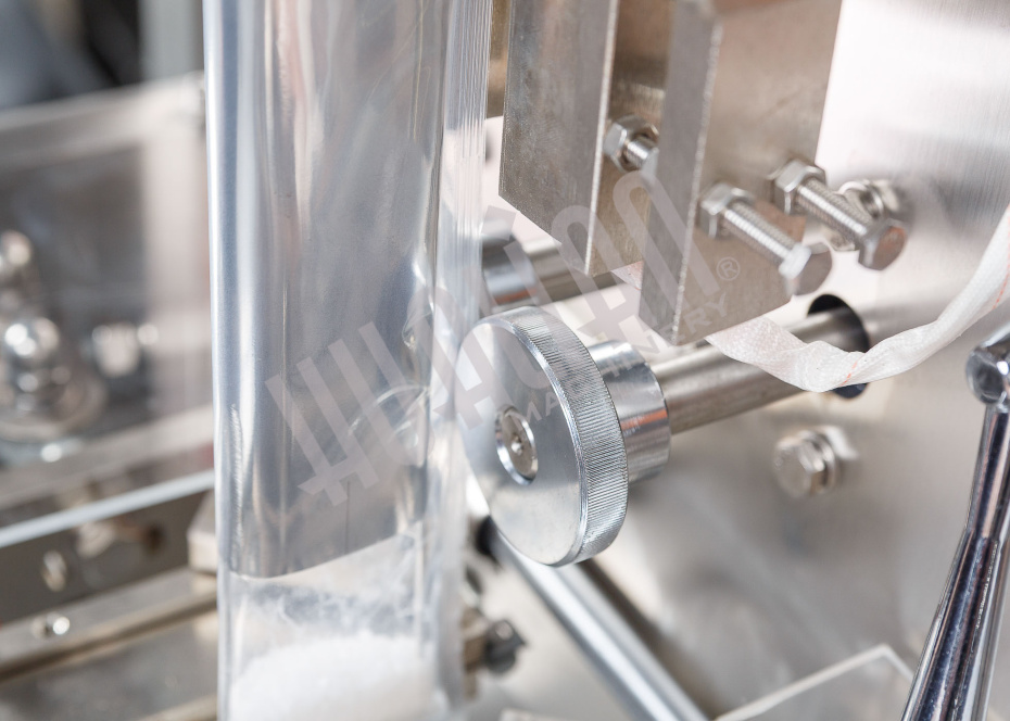 Автоматическая фасовочно-упаковочная машина DXDK-320RH-E (нерж., стик 17*110 мм, 4.6-8 мл, W пленки 42 мм, зубч. нож.) Hualian - Купить с доставкой по всей Беларуси