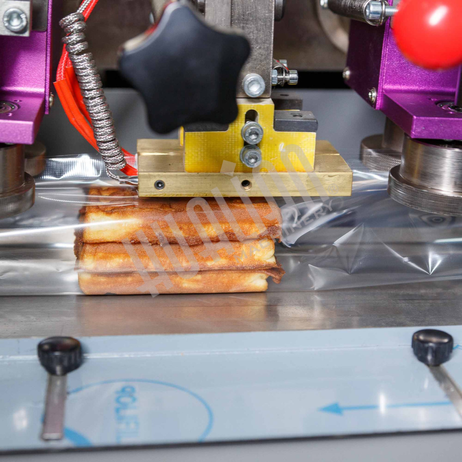 Горизонтальная упаковочная машина DXDZ-250XD (лент. 60 мм, рег. форм., S 250, L 120-280, H 60) Hualian - Купить с доставкой по всей Беларуси