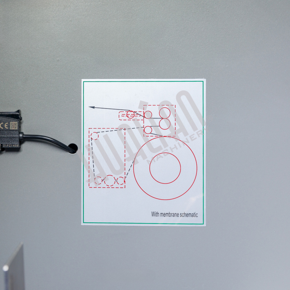 Горизонтальная упаковочная машина DXDZ-600XD (3 серв., H-110 мм, L не огр., W 145-285 мм, HL-1108, круг. отв., подбой, прок. пакета) Hualian - Купить с доставкой по всей Беларуси