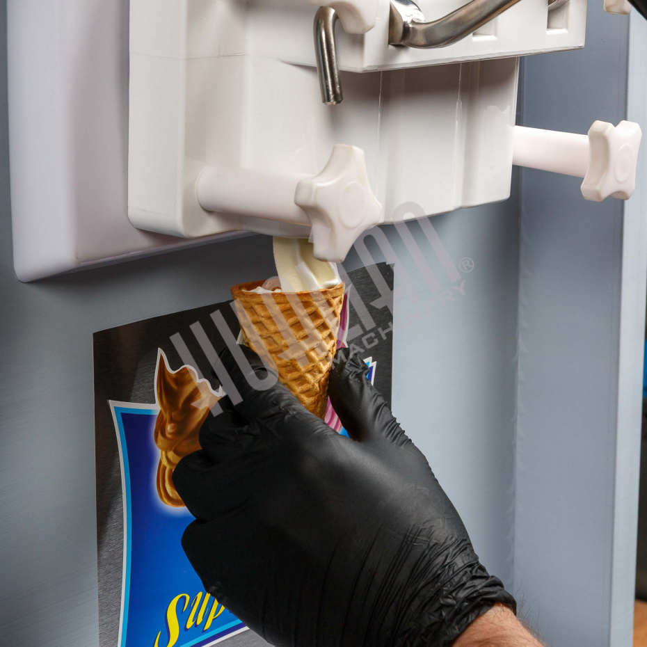 Фризер для мягкого мороженого HIM-03 с функцией ночного хранения и помпой (3 рожка) Hualian - Купить с доставкой по всей Беларуси