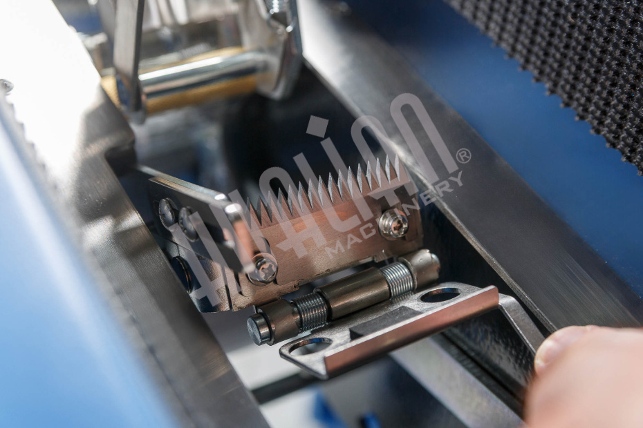 Полуавтоматический заклейщик коробов FXJ-4030A Hualian - Купить с доставкой по всей Беларуси