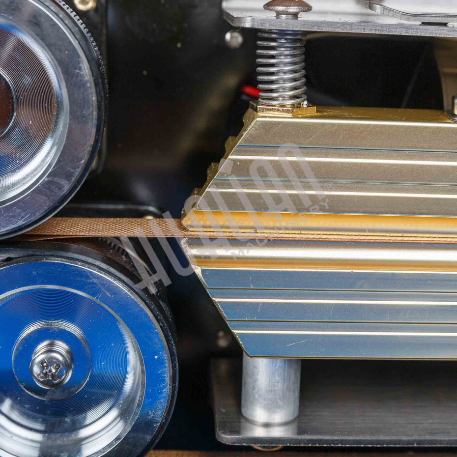 Роликовый (конвейерный) запайщик с правой подачей FRD-750E (горизонт.) Hualian - Купить с доставкой по всей Беларуси