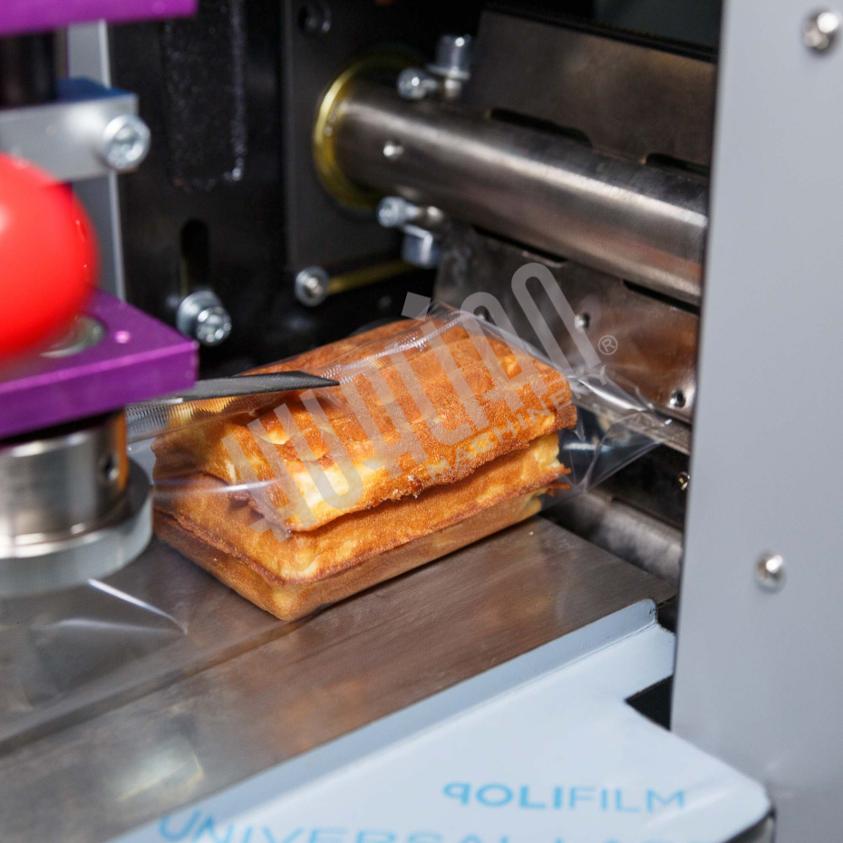 Горизонтальная упаковочная машина DXDZ-250XD (лент. 60 мм, рег. форм., S 250, L 120-280, H 60) Hualian - Купить с доставкой по всей Беларуси