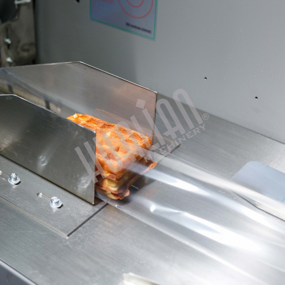 Горизонтальная упаковочная машина DXDZ-250XD (лент. 60 мм, рег. форм., S 250, L 120-280, H 60) Hualian - Купить с доставкой по всей Беларуси