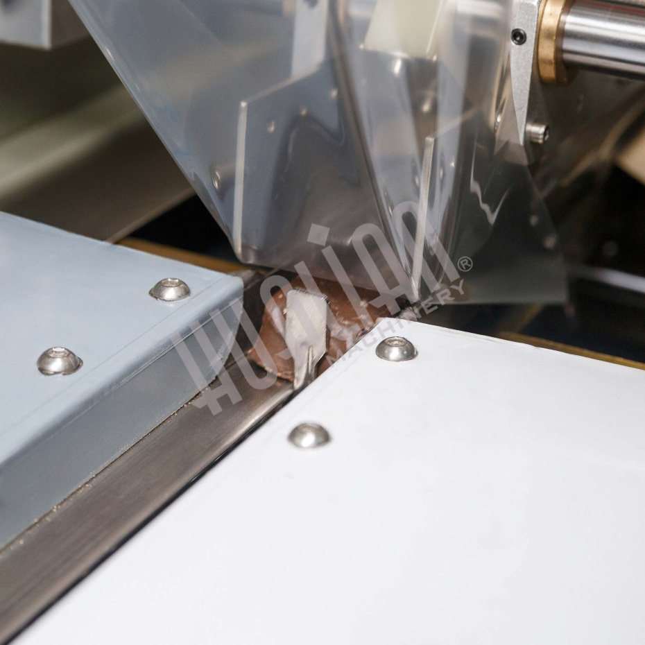 Автоматическая горизонтальная упаковочная машина DXDZ-250B (нерж, сенсорная панель) Hualian - Купить с доставкой по всей Беларуси