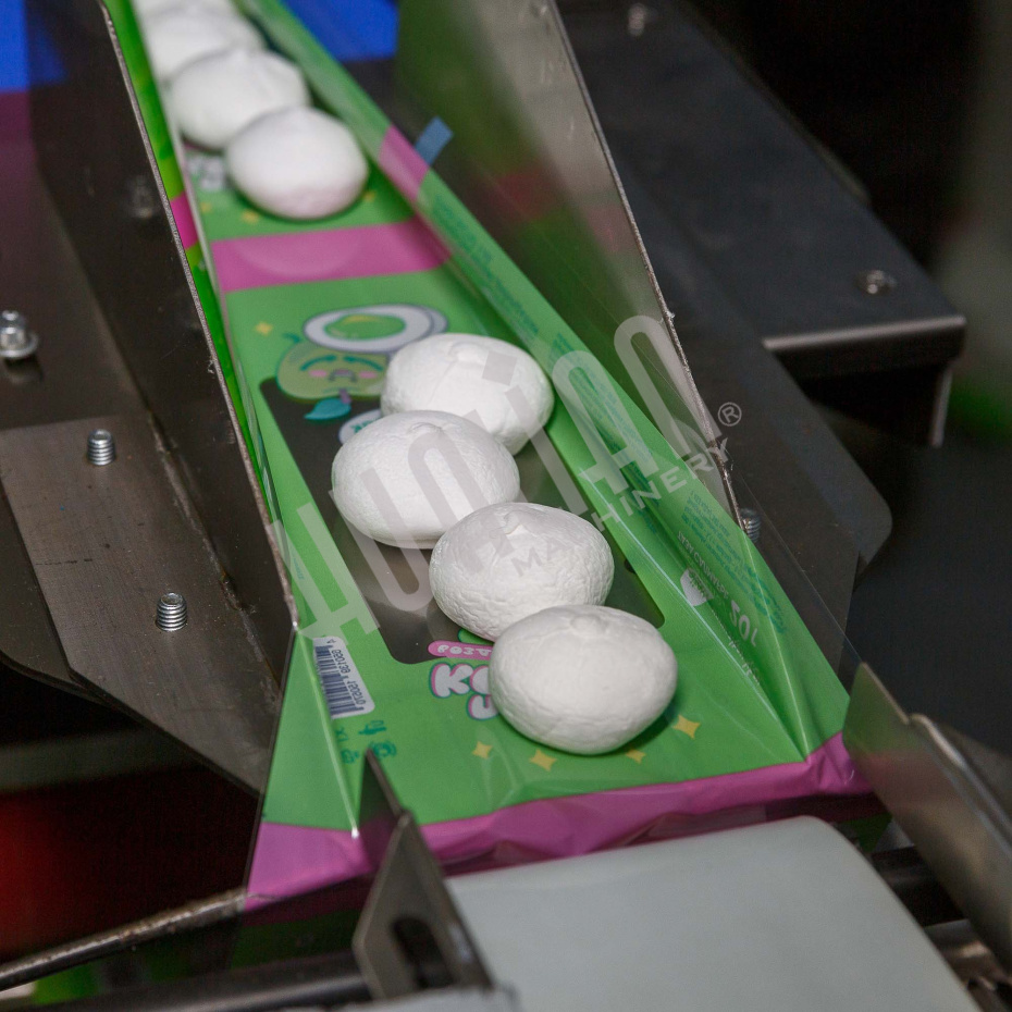 Горизонтальная упаковочная машина DXDZ-250XD  (H-40мм, bag L 65-190mm, S 200mm, регулируемый формирователь, вставки в транспортере) Hualian - Купить с доставкой по всей Беларуси