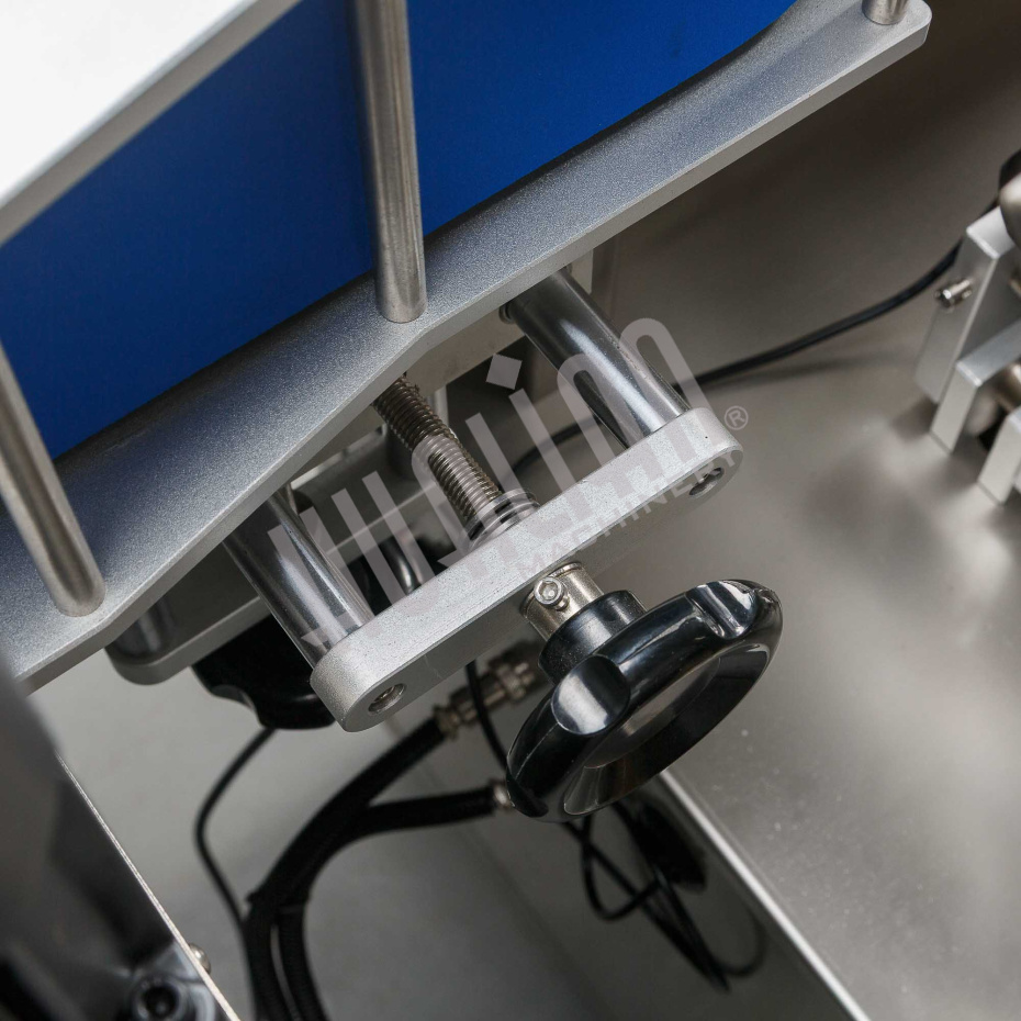 Напольный автоматический этикетировщик для круглой тары с датером HLMT-200D Hualian - Купить с доставкой по всей Беларуси