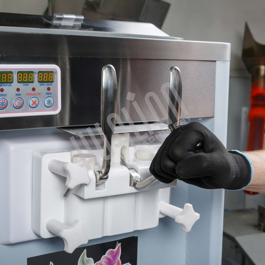 Фризер для мягкого мороженого HIM-03 с функцией ночного хранения и помпой (3 рожка) Hualian - Купить с доставкой по всей Беларуси