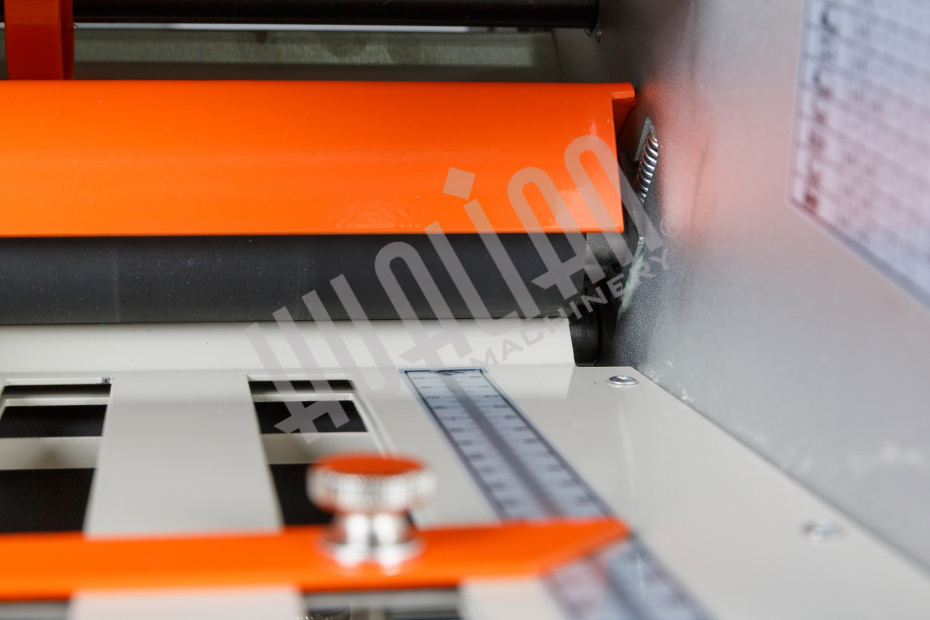 Фальцевальная машина ZE-9B/4 Hualian - Купить с доставкой по всей Беларуси