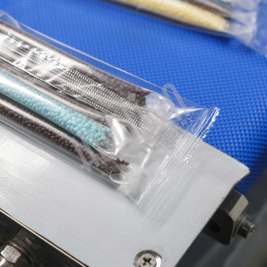 Автоматическая горизонтальная упаковочная машина DXDZ-250D (3 servo, рег. форм., min bag L 150, S 250, H 60, 1 позиц. нож) Hualian - Купить с доставкой по всей Беларуси