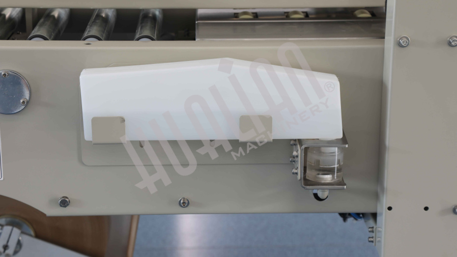 Автоматический заклейщик коробов с активируемой водой лентой FXW-6050 Hualian - Купить с доставкой по всей Беларуси