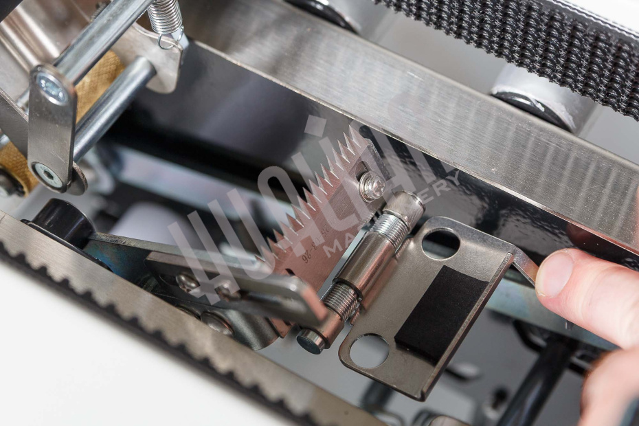 Полуавтоматический заклейщик коробов FXJ-2550X Hualian - Купить с доставкой по всей Беларуси