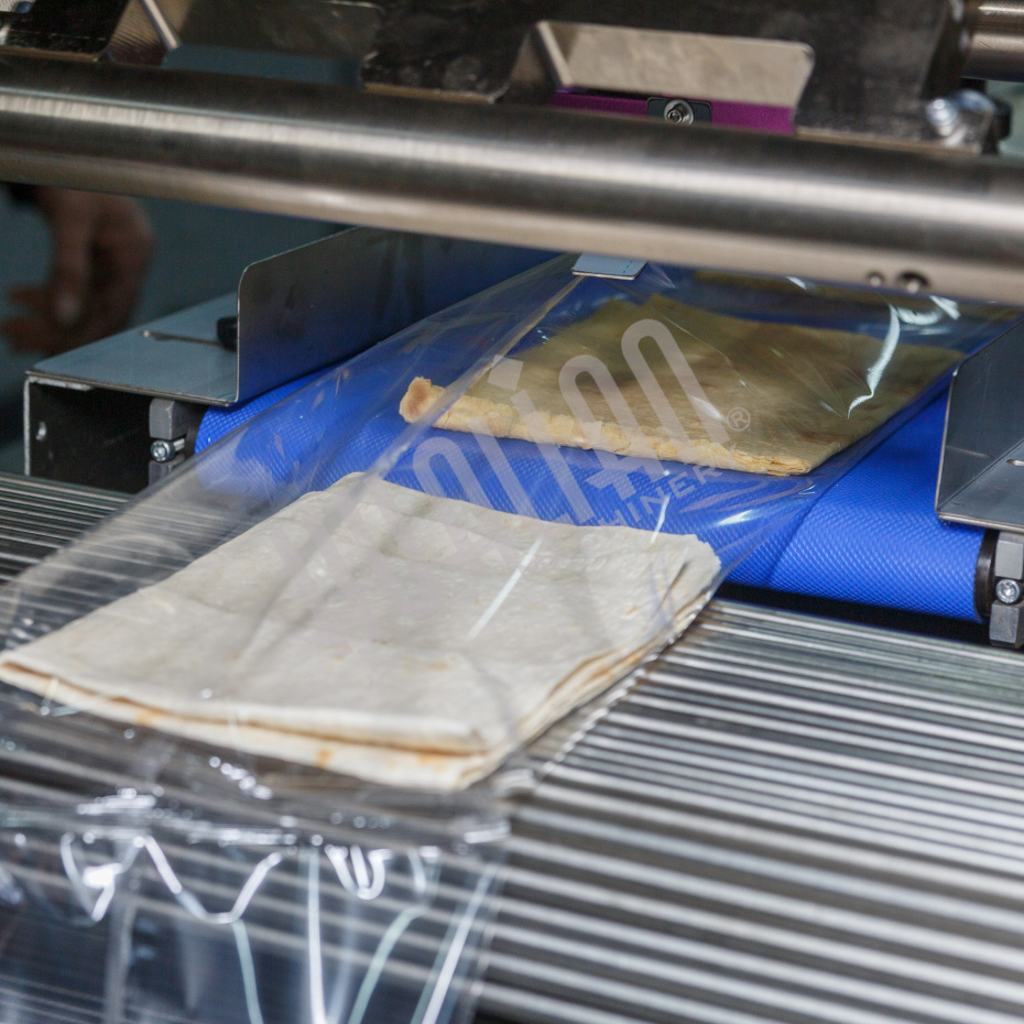 Горизонтальная упаковочная машина DXDZ-600XD (3 серв., H-110 мм, L не огр., W 145-285 мм, HL-1108, круг. отв., подбой, прок. пакета) Hualian - Купить с доставкой по всей Беларуси