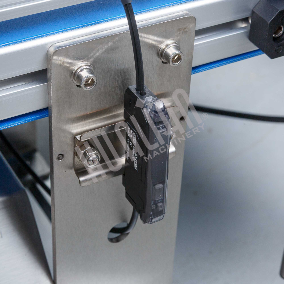 Автоматический этикетировщик для плоских поверхностей HLKBL-150 Hualian - Купить с доставкой по всей Беларуси