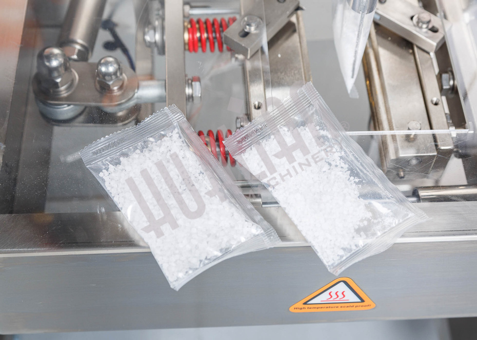 Автоматическая фасовочно-упаковочная машина DXDK-320RH-E (нерж., стик 17*110 мм, 4.6-8 мл, W пленки 42 мм, зубч. нож.) Hualian - Купить с доставкой по всей Беларуси