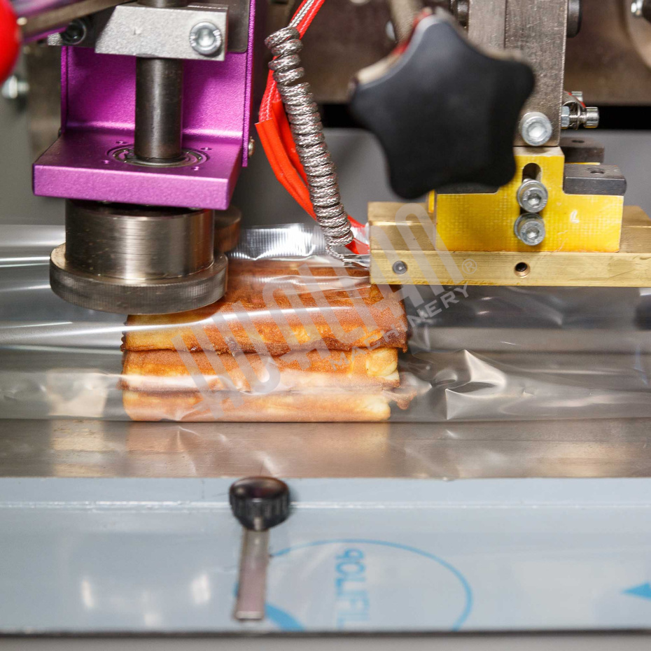 Горизонтальная упаковочная машина DXDZ-250XD (лент. 60 мм, рег. форм., S 250, L 120-280, H 60) Hualian - Купить с доставкой по всей Беларуси