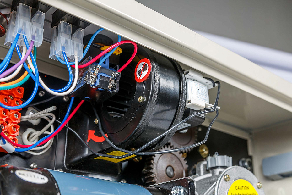 Роликовый конвейерный запайщик DBF-900W Hualian - Купить с доставкой по всей России - 7