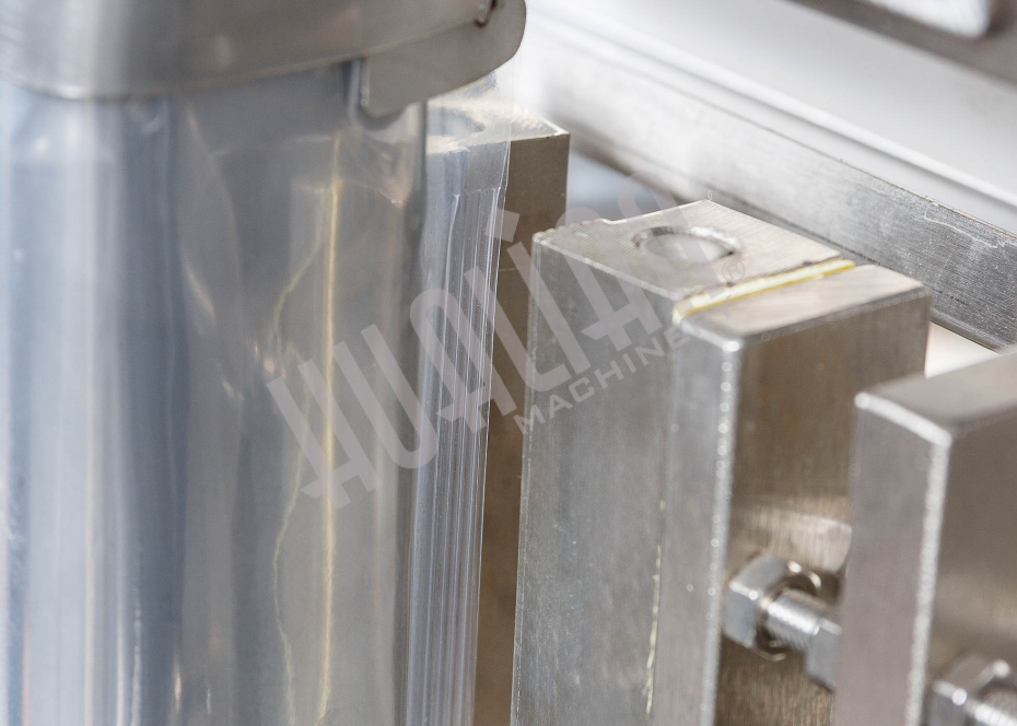 Автоматическая фасовочно-упаковочная машина DXDK-320RH-E (нерж., стик 17*110 мм, 4.6-8 мл, W пленки 42 мм, зубч. нож.) Hualian - Купить с доставкой по всей Беларуси