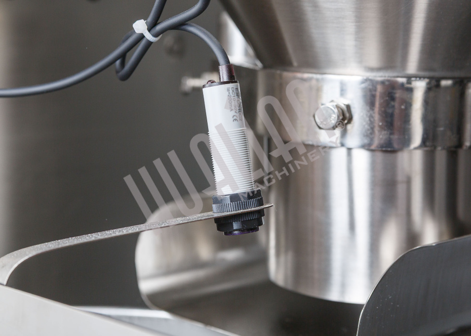 Автоматическая фасовочно-упаковочная машина DXDK-320RH-E (нерж., стик 17*110 мм, 4.6-8 мл, W пленки 42 мм, зубч. нож.) Hualian - Купить с доставкой по всей Беларуси