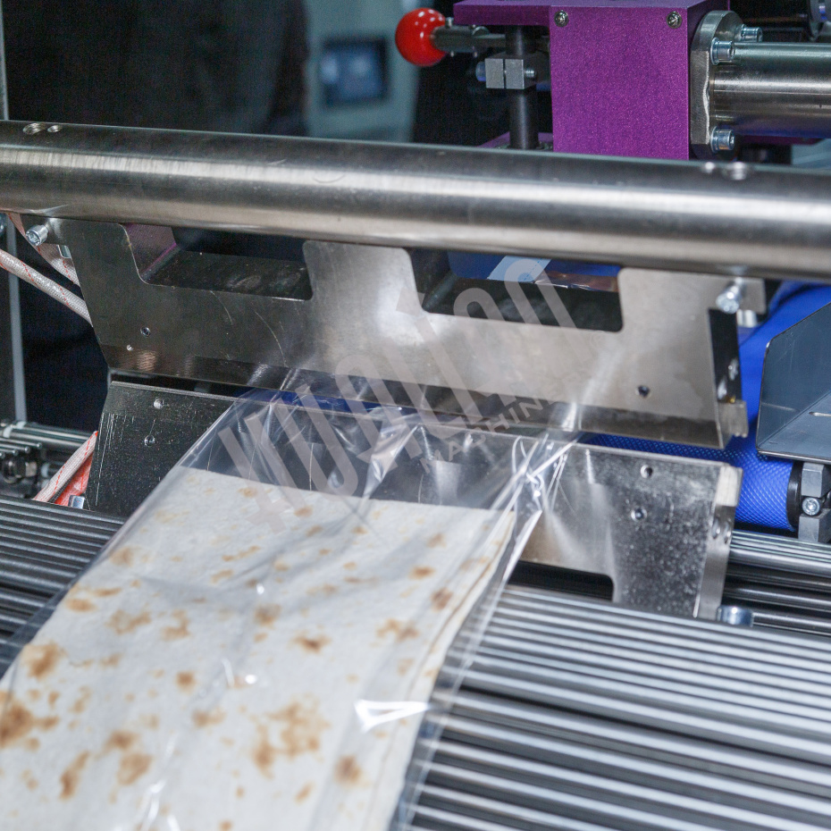 Горизонтальная упаковочная машина DXDZ-600XD (3 серв., H-110 мм, L не огр., W 145-285 мм, HL-1108, круг. отв., подбой, прок. пакета) Hualian - Купить с доставкой по всей Беларуси