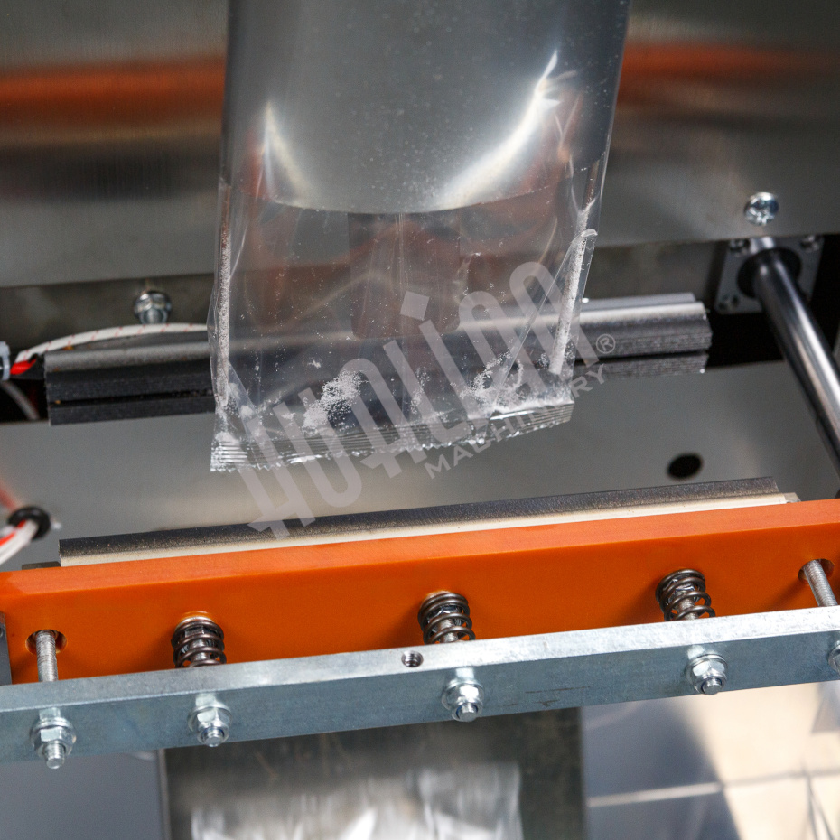 Автоматическая фасовочно-упаковочная машина DXDK-1000 NEW (пакет-подушка,W пленки 420 мм,фотодатчик) Hualian - Купить с доставкой по всей Беларуси