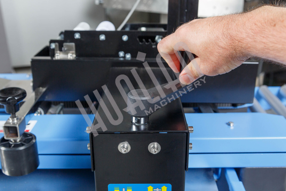 Полуавтоматический заклейщик коробов FXJ-4030A Hualian - Купить с доставкой по всей Беларуси