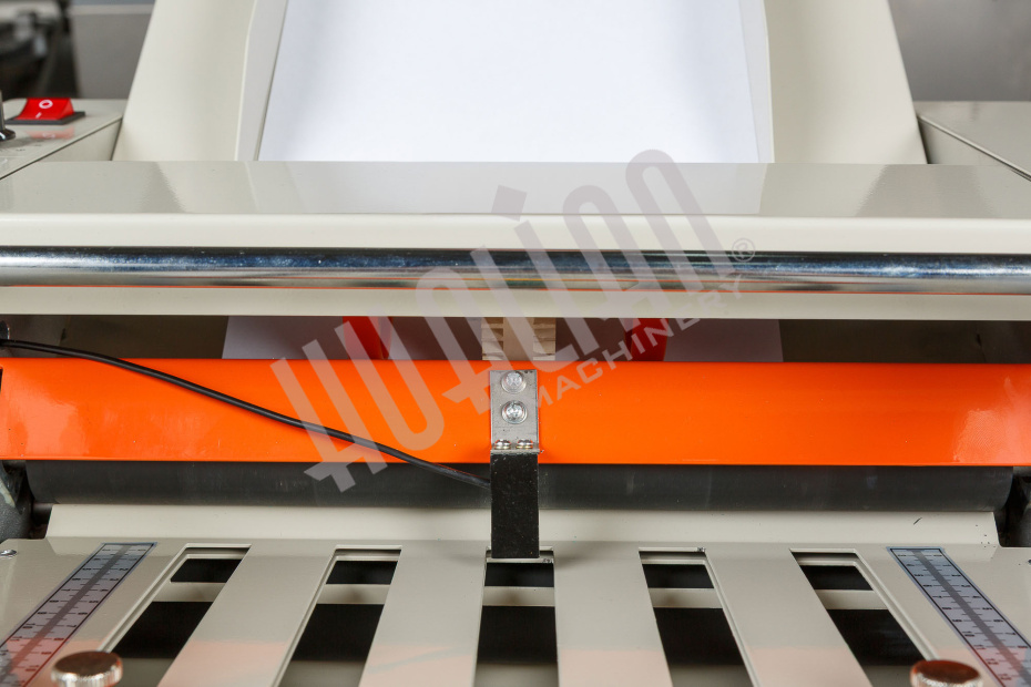 Фальцевальная машина ZE-9B/4 Hualian - Купить с доставкой по всей Беларуси