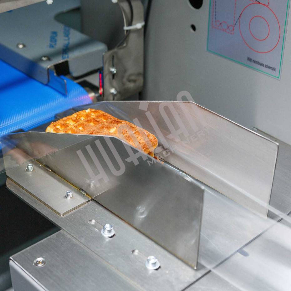 Горизонтальная упаковочная машина DXDZ-250XD (лент. 60 мм, рег. форм., S 250, L 120-280, H 60) Hualian - Купить с доставкой по всей Беларуси