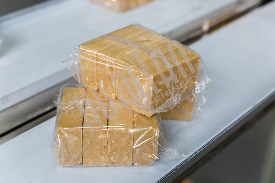 Горизонтальная упаковочная машина DXDZ-450B (3 servo, рег. форм., min bag L 180, S 450, H 100, трансп.попереч.запайки) Hualian - Купить с доставкой по всей Беларуси