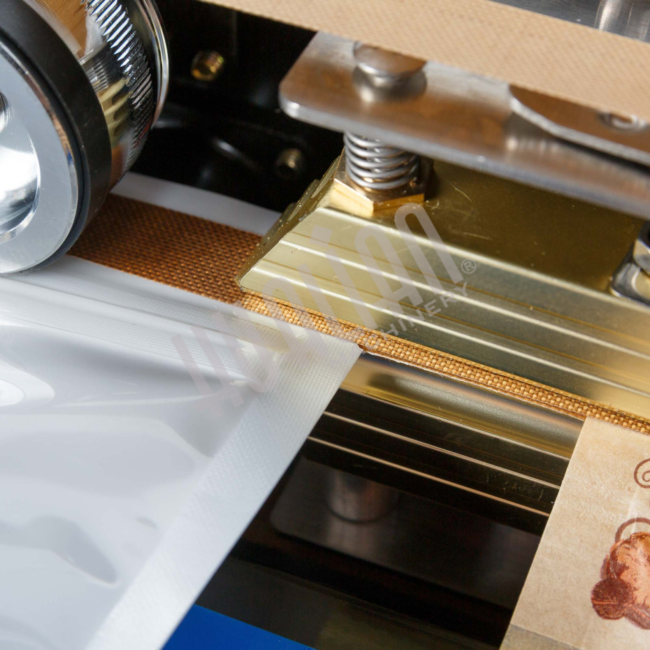 Роликовый (конвейерный) запайщик с правой подачей FRD-750E (горизонт.) Hualian - Купить с доставкой по всей Беларуси